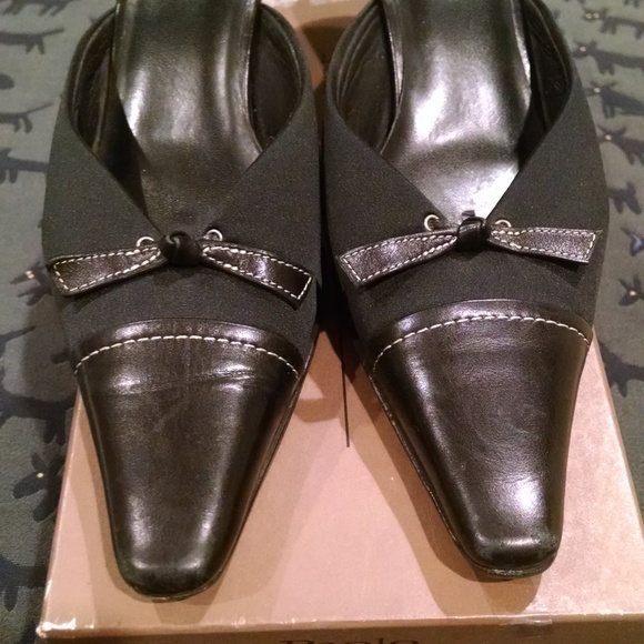 Paolo Shoes - Donated - Paolo Blk Mules Kitten Heels